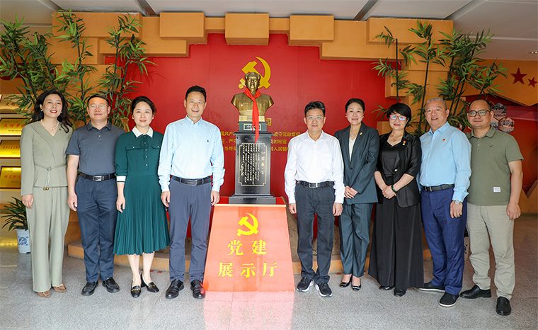 湖南省政協提案委員會主任袁海平一行蒞臨綠之韻集團調研
